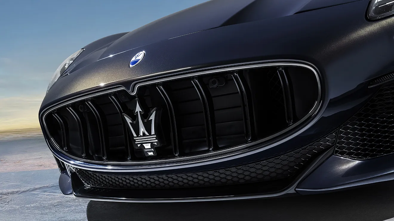 Maserati GranCabrio 2024 - frontal