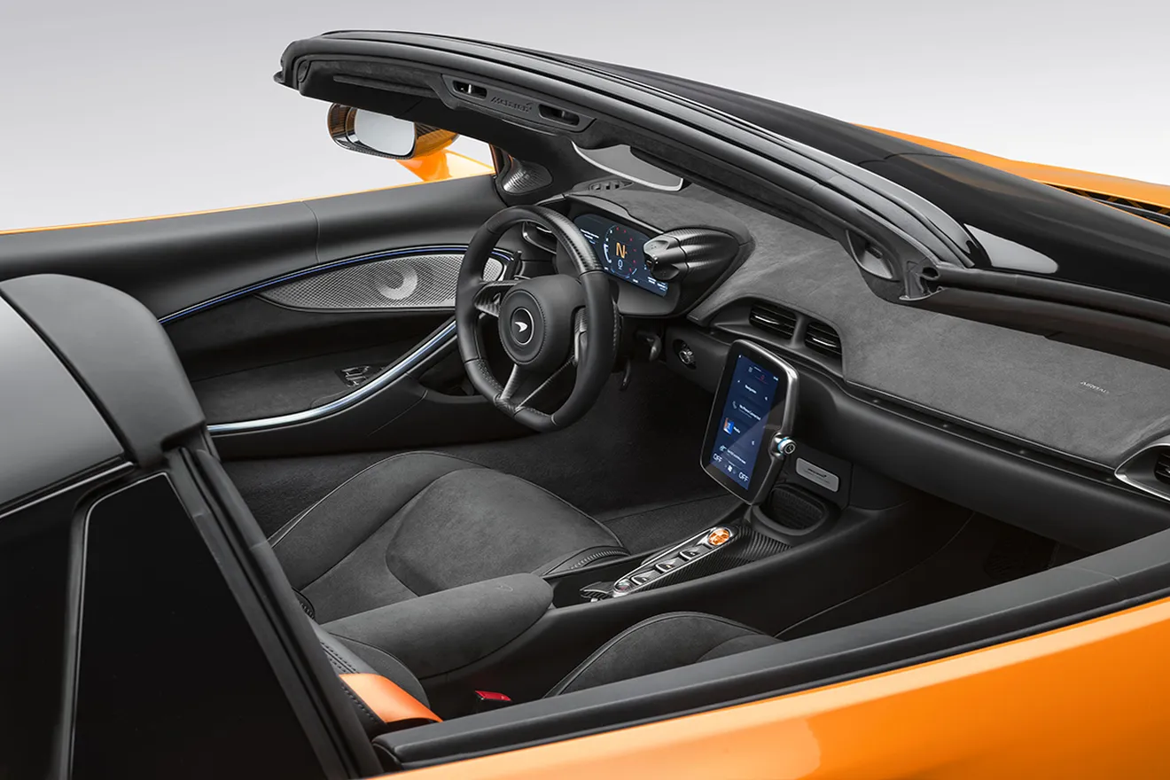 McLaren Artura Spider - interior