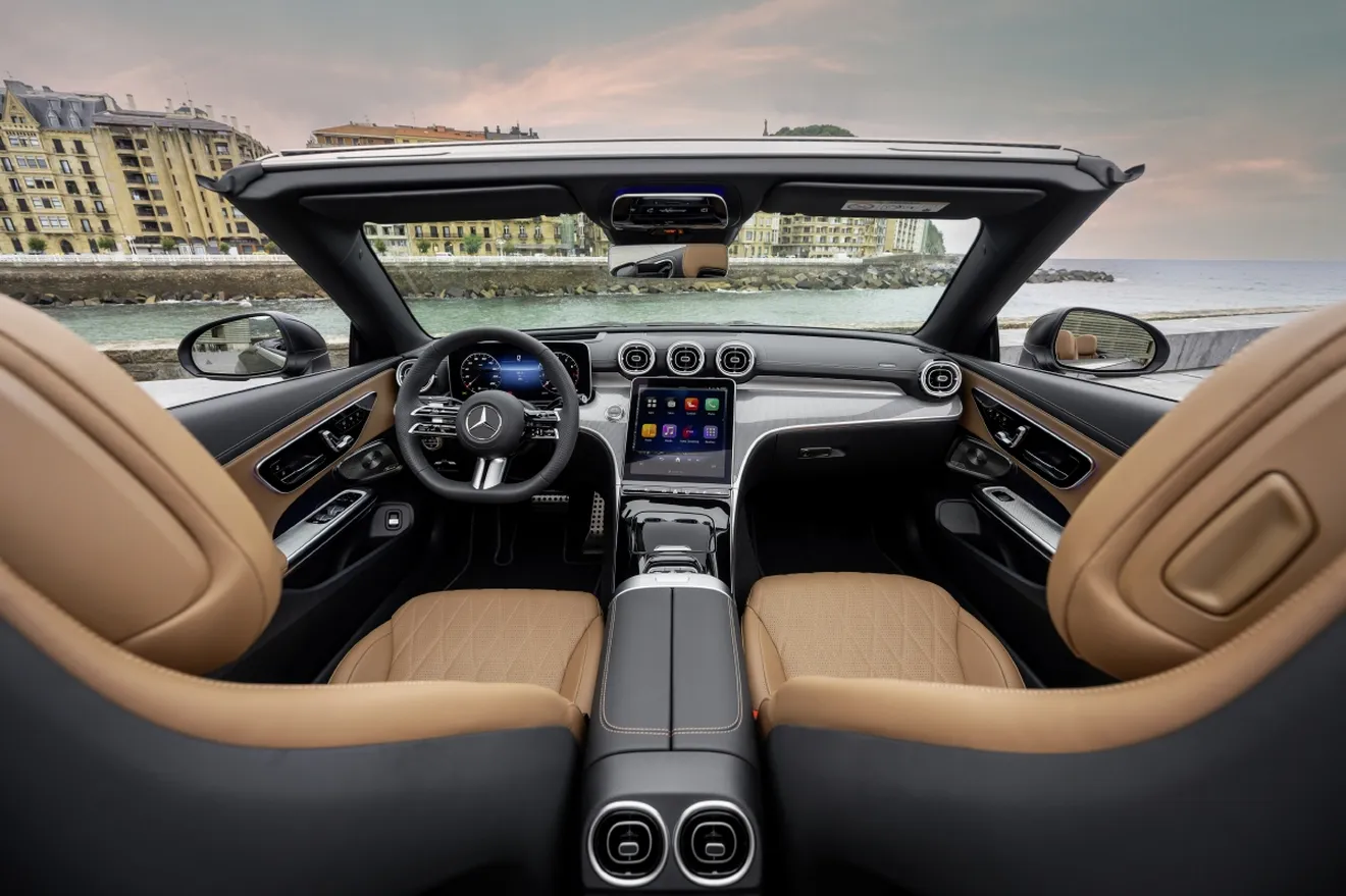 Mercedes CLE Cabrio - interior