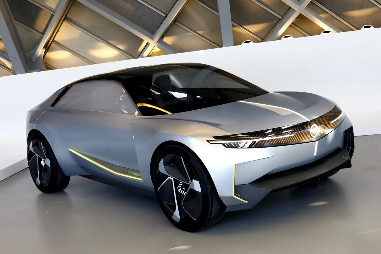 El Opel Experimental llega a España y transformará la marca alemana, así serán sus coches a partir de 2025