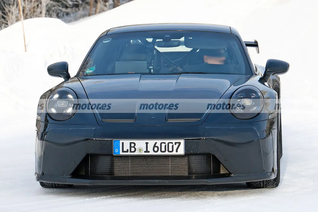 El Porsche 911 GT3 Facelift se traslada a los test de invierno tras casi dos años, más de 510 CV explosivos sobre nieve y hielo