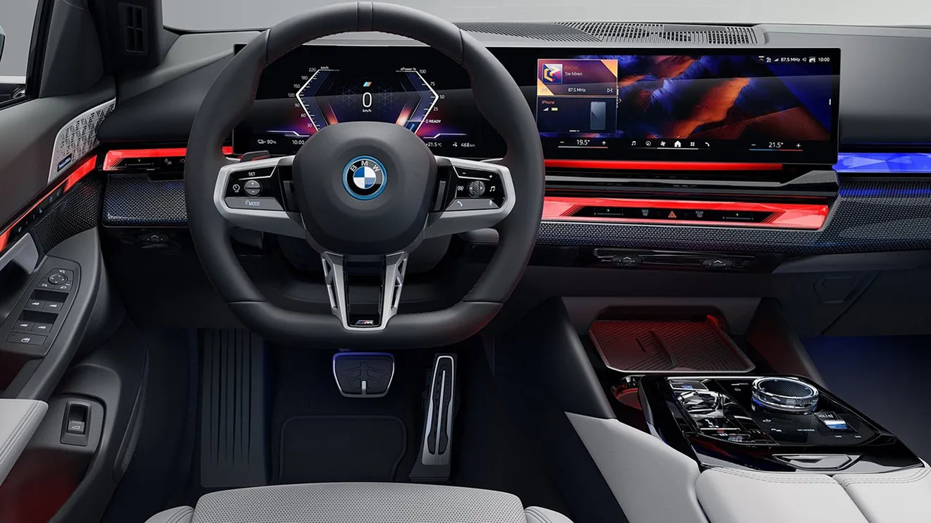 BMW i5 Touring - interior
