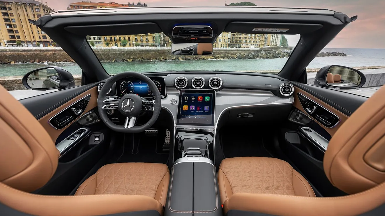 Mercedes CLE Cabrio - interior
