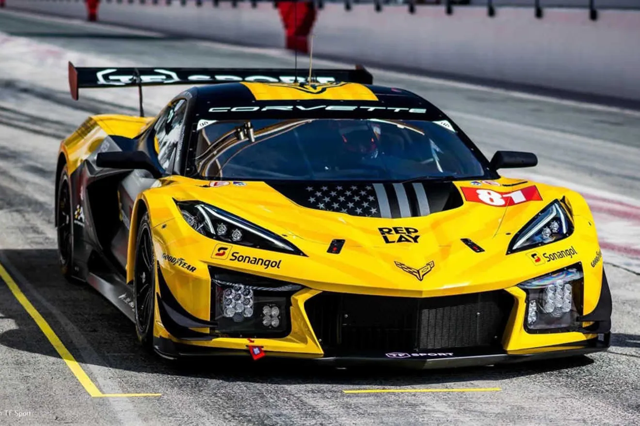 TF Sport prueba sus dos Corvette Z06 GT3.R en Dubái antes del prólogo del WEC 2024