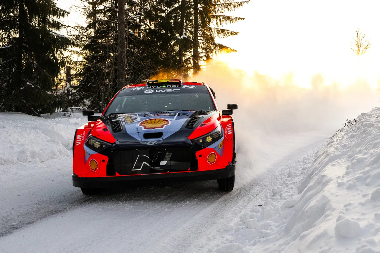 Thierry Neuville retiene el liderato del WRC ante un Elfyn Evans que aprovecha el nuevo sistema de puntuación