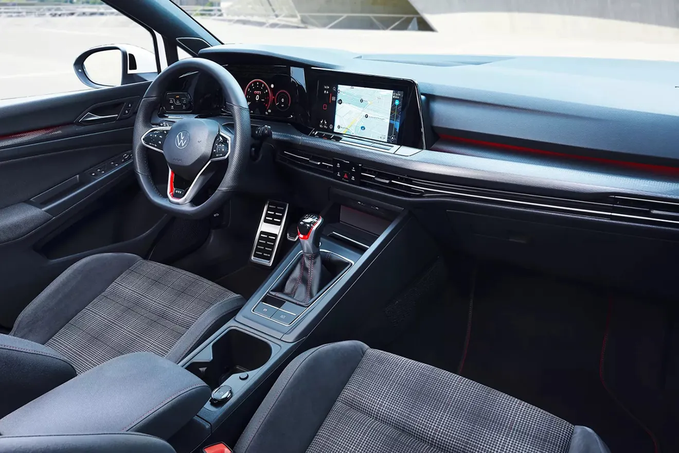 Volkswagen Golf GTI MT Ultimate - interior