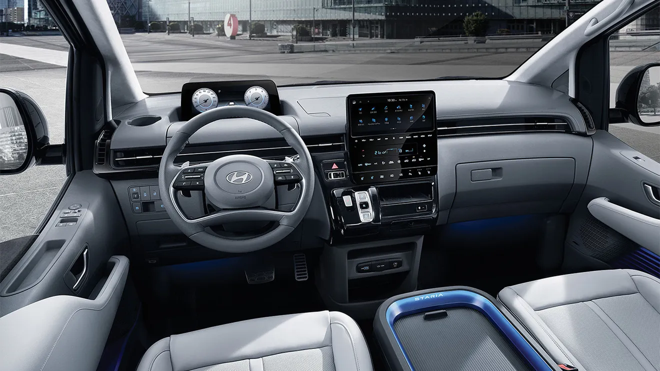 Hyundai Staria Hybrid - interior