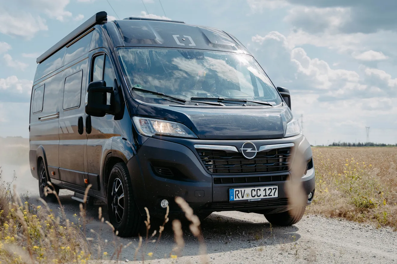 Opel Movano Crosscamp, la primera Camper oficial de la marca del rayo es perfecta para explorar el mundo sin límites