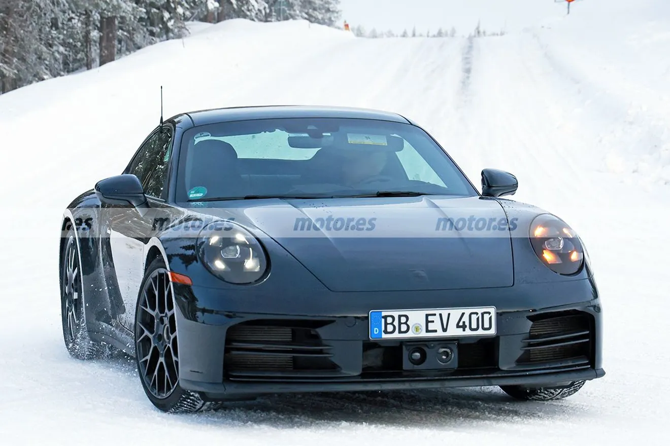 Porsche sorprende en el Polo Norte con un 911 Facelift en pruebas muy distinto y más agresivo, ¿el paquete SportDesign o una sorpresa4