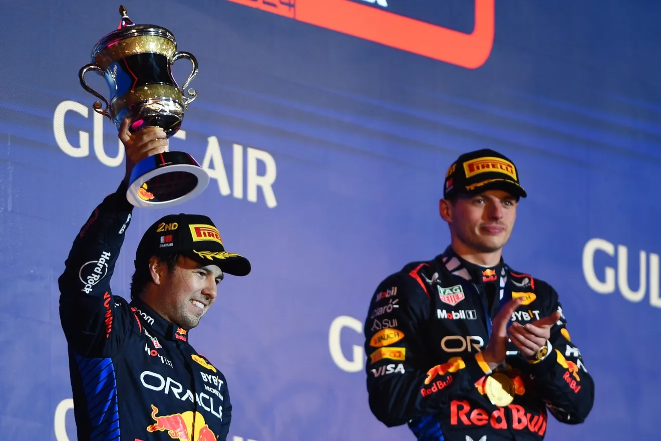 En Red Bull celebran el inicio de temporada de Checo Pérez: «Es un gran logro no ser destruido por Max Verstappen»