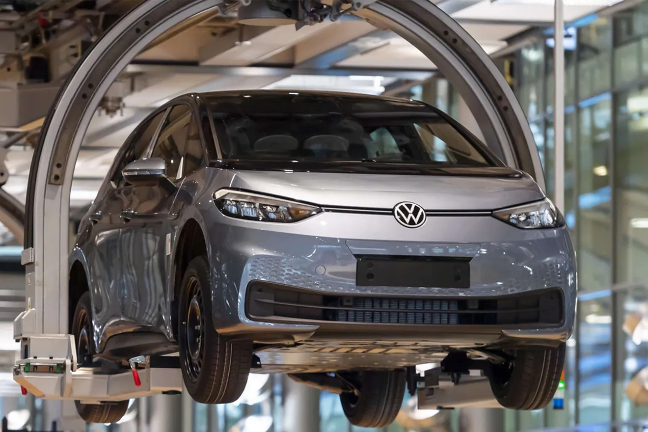Volkswagen cancela la producción del ID.3 en Wolfsburgo, la baja demanda de eléctricos es irrefutable pero tiene una ventaja para Golf y Tiguan