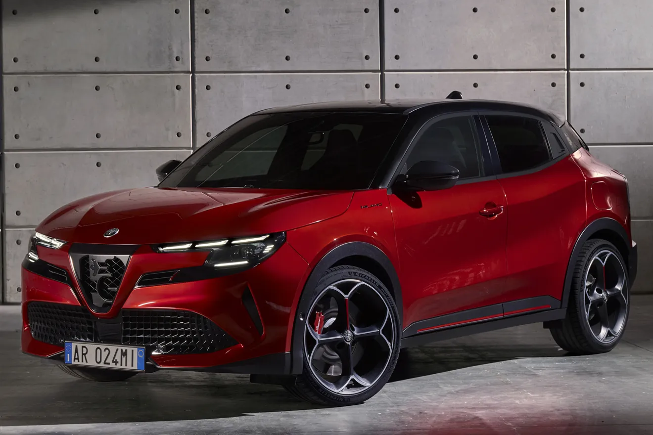 Llega el esperado Alfa Romeo Milano, un SUV de corazón muy deportivo y con dos almas -híbrida y eléctrica- que te cautivará