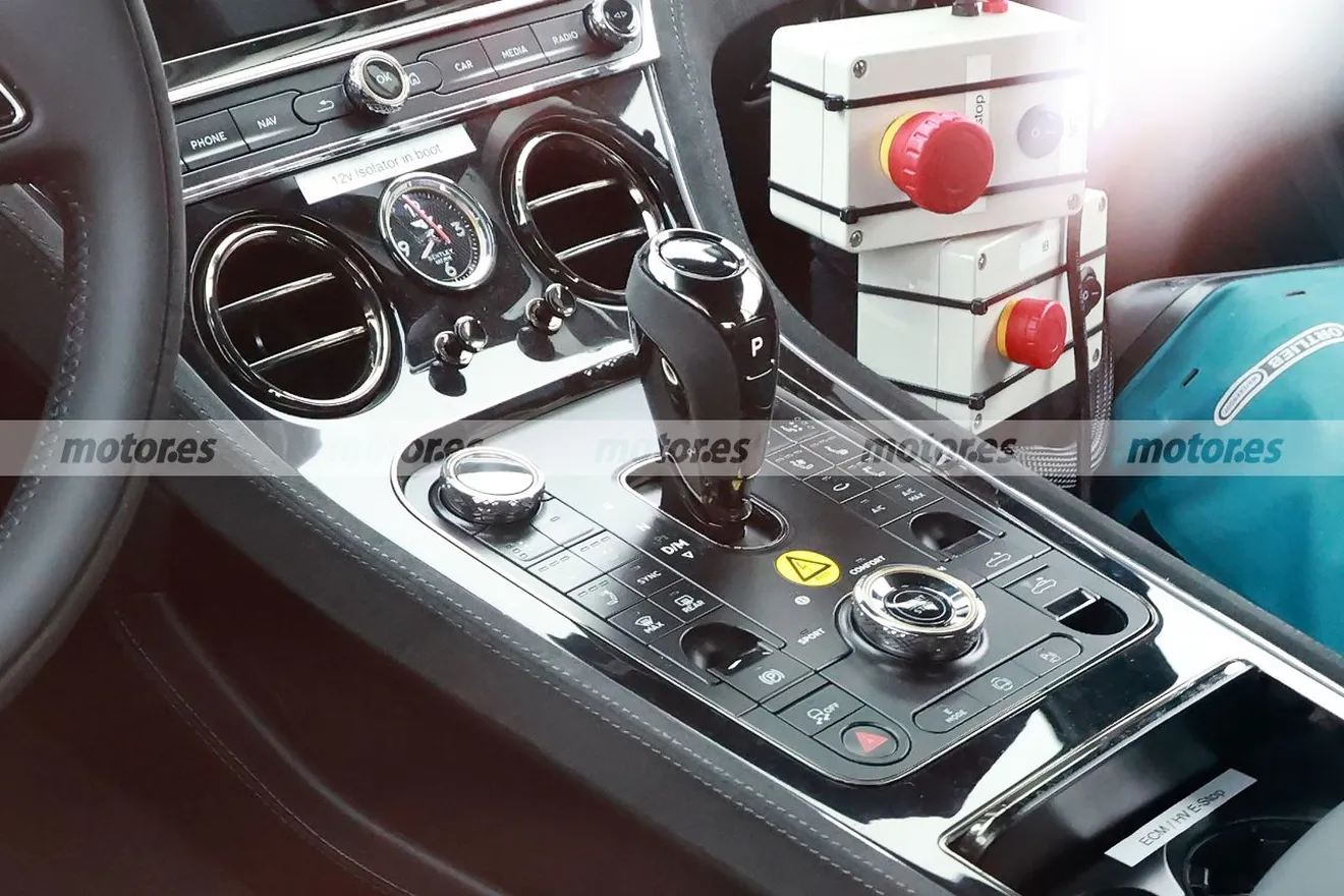 Fotos espía Bentley Continental GT PHEV 2025
