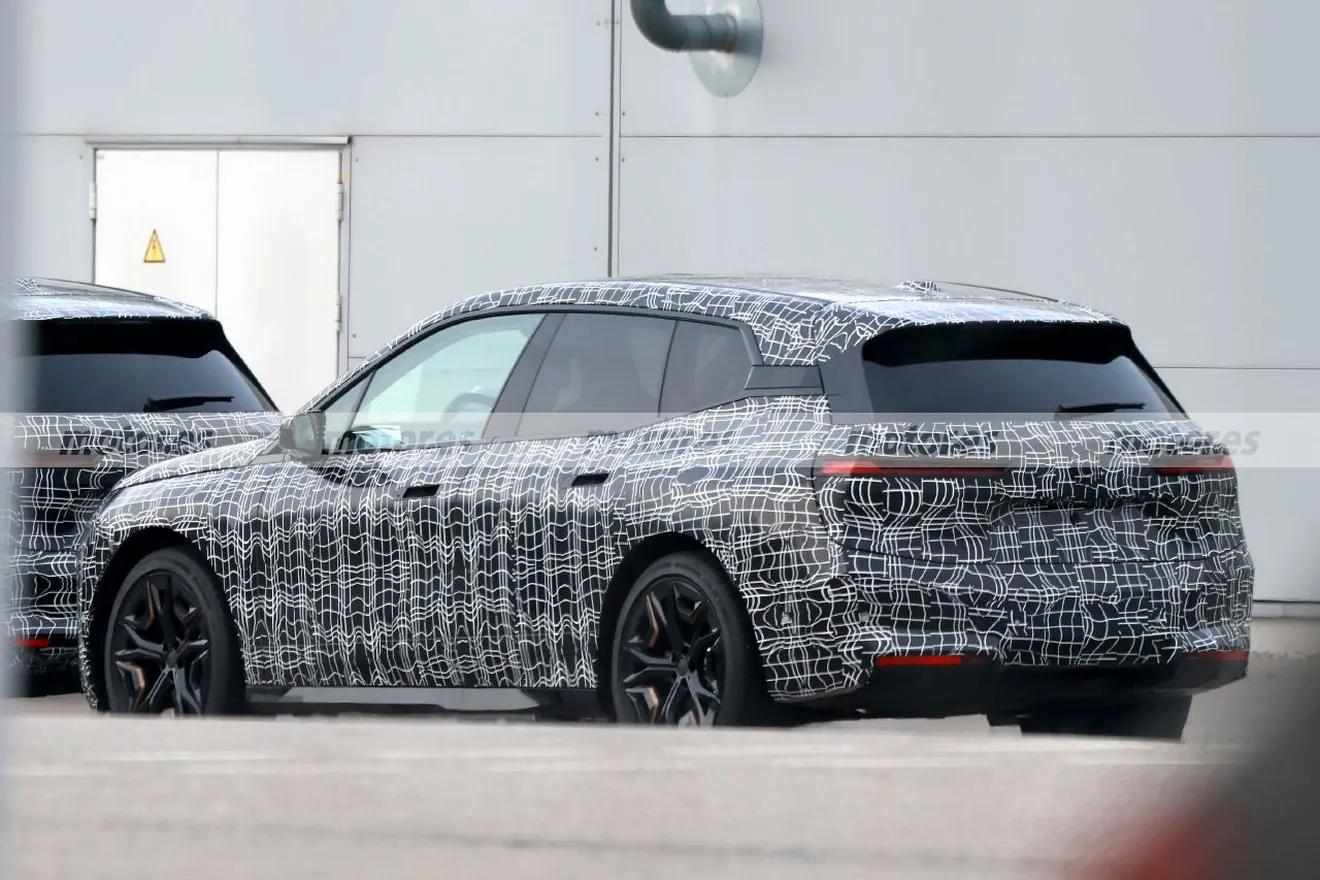 Fotos espía BMW iX 2025 Facelift