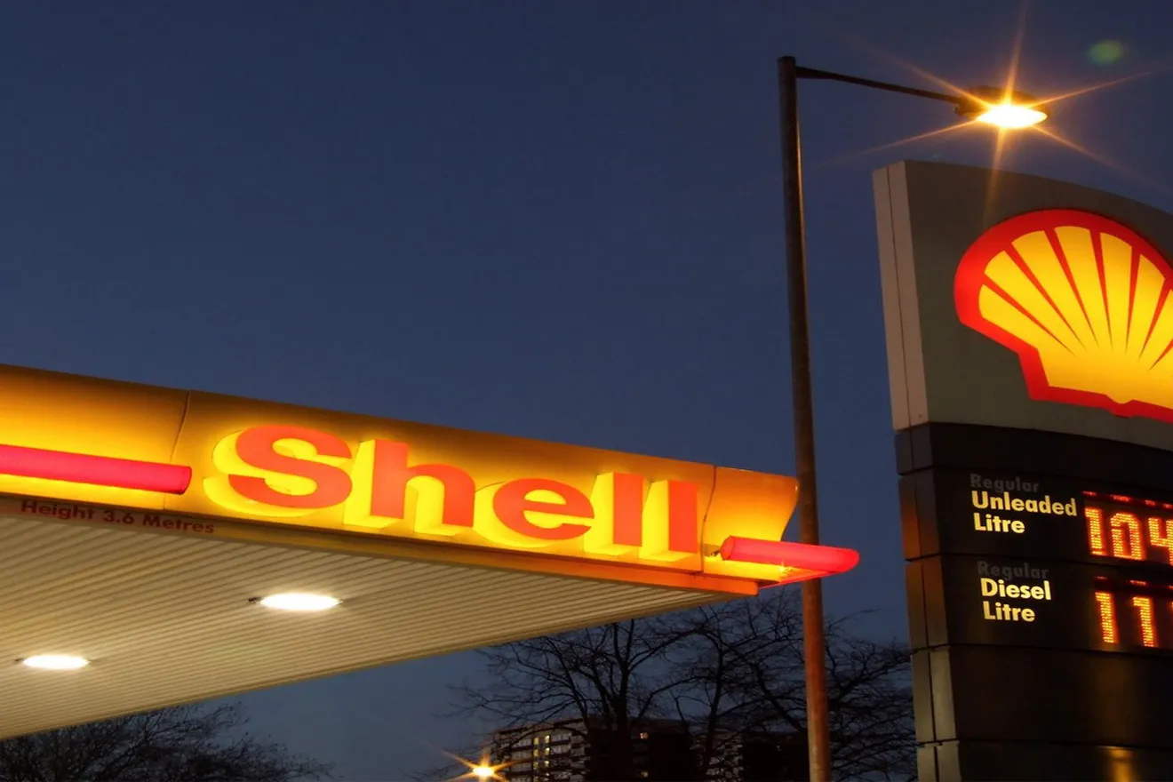 Shell avisa en Holanda que la transición verde la pagarán los conductores en los precios de los combustibles, una clara advertencia de lo que se avecina