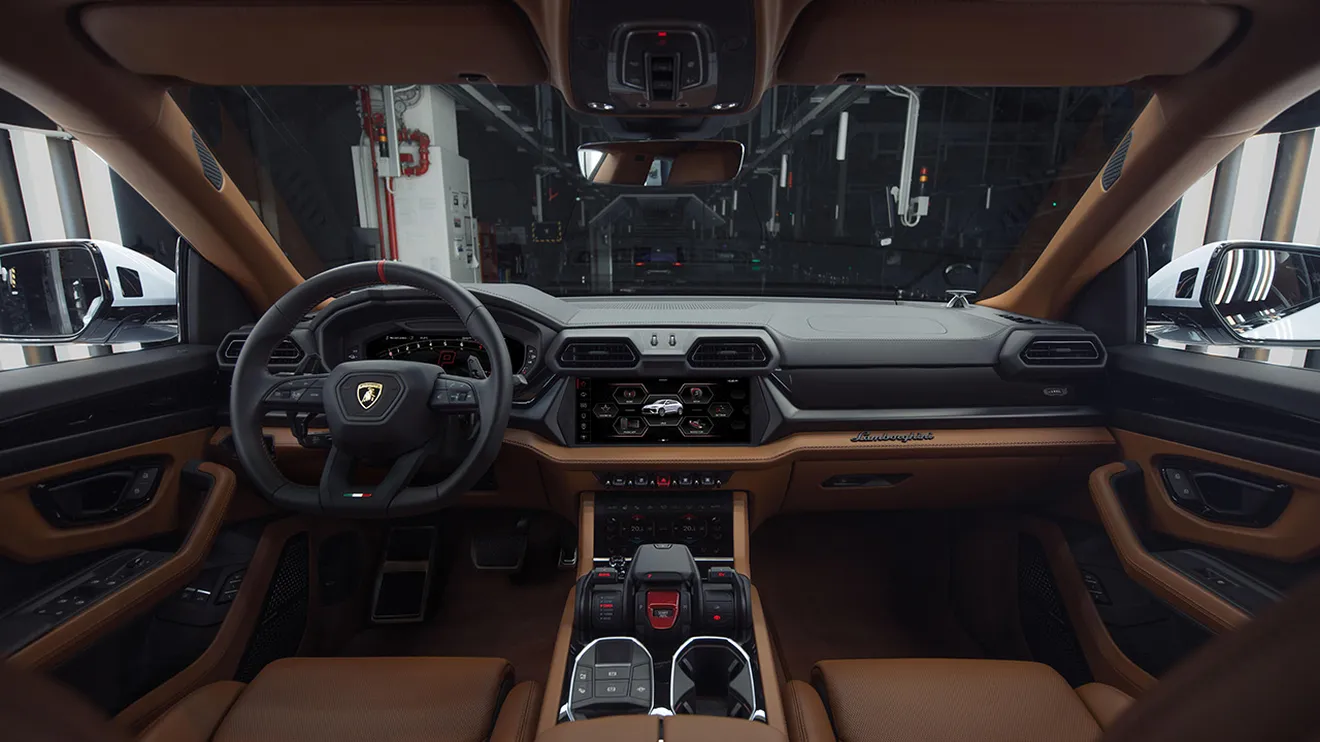 Lamborghini Urus SE - interior