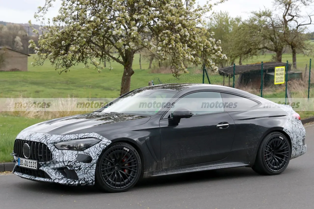 El nuevo Mercedes-AMG CLE 63 Coupé no esconde ya la brutalidad de su potente PHEV en las últimas pruebas previas a su debut4