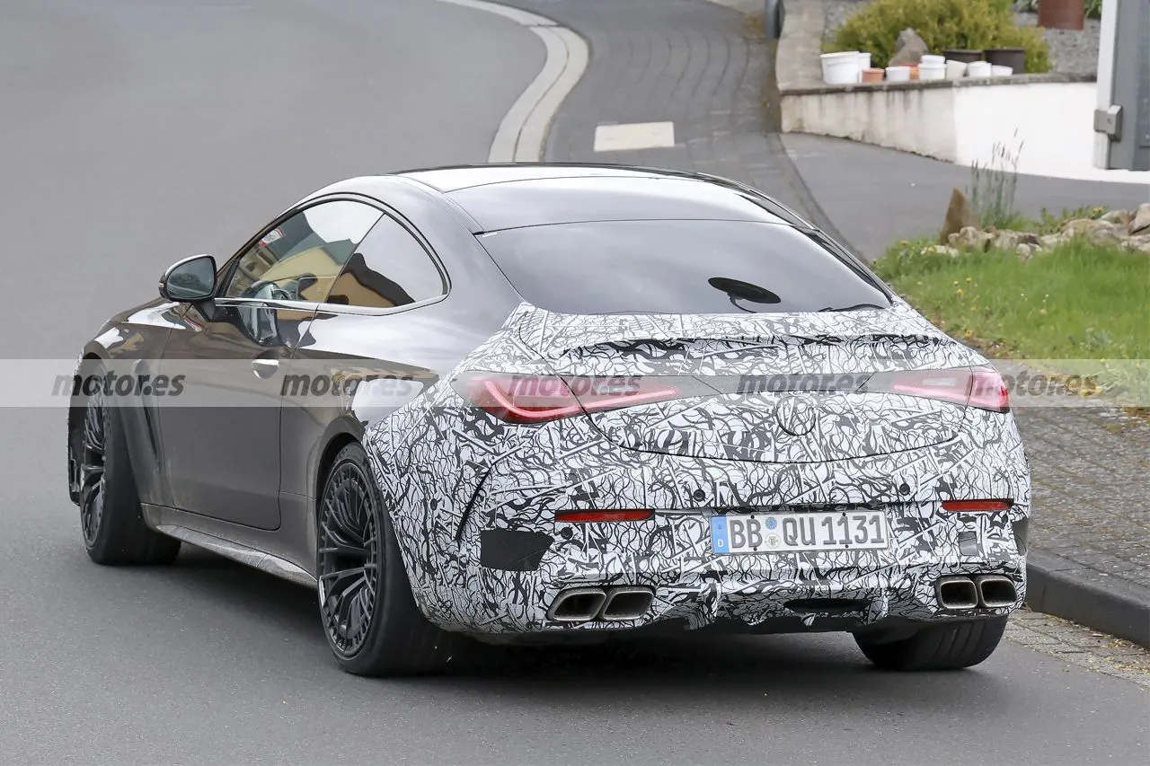 El nuevo Mercedes-AMG CLE 63 Coupé no esconde ya la brutalidad de su potente PHEV en las últimas pruebas previas a su debut8