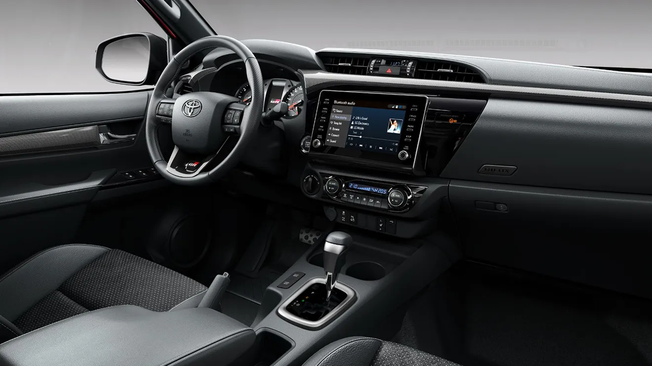 Toyota Hilux 2024 - interior