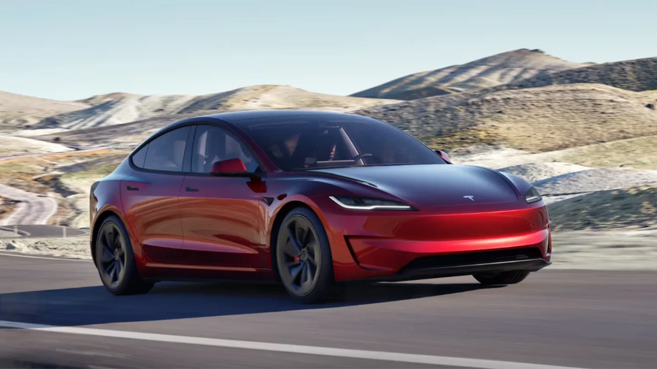 Tesla presenta el Model 3 más potente y dinámico, la versión Performance irrumpe con más de 460 CV y una gran autonomía