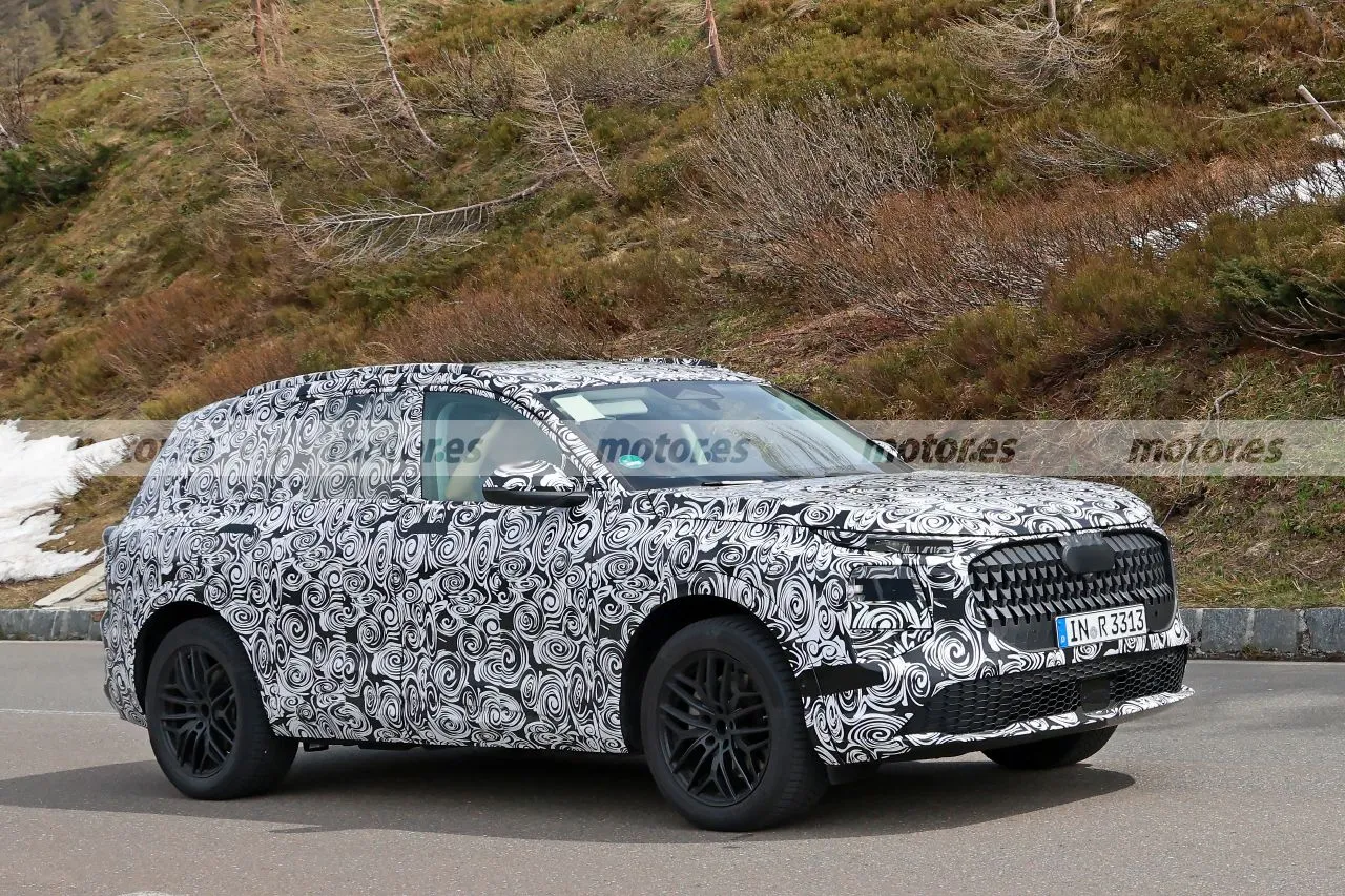 El futuro Audi Q7 muda sus pruebas a los Alpes, estas nuevas fotos espía muestran un detalle tecnológico inspirado en Ferrari6