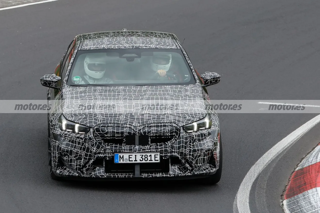 Últimas fotos espía del nuevo BMW M5 2025 en Nürburgring, la berlina más rápida de su categoría con etiqueta CERO agota sus pruebas1