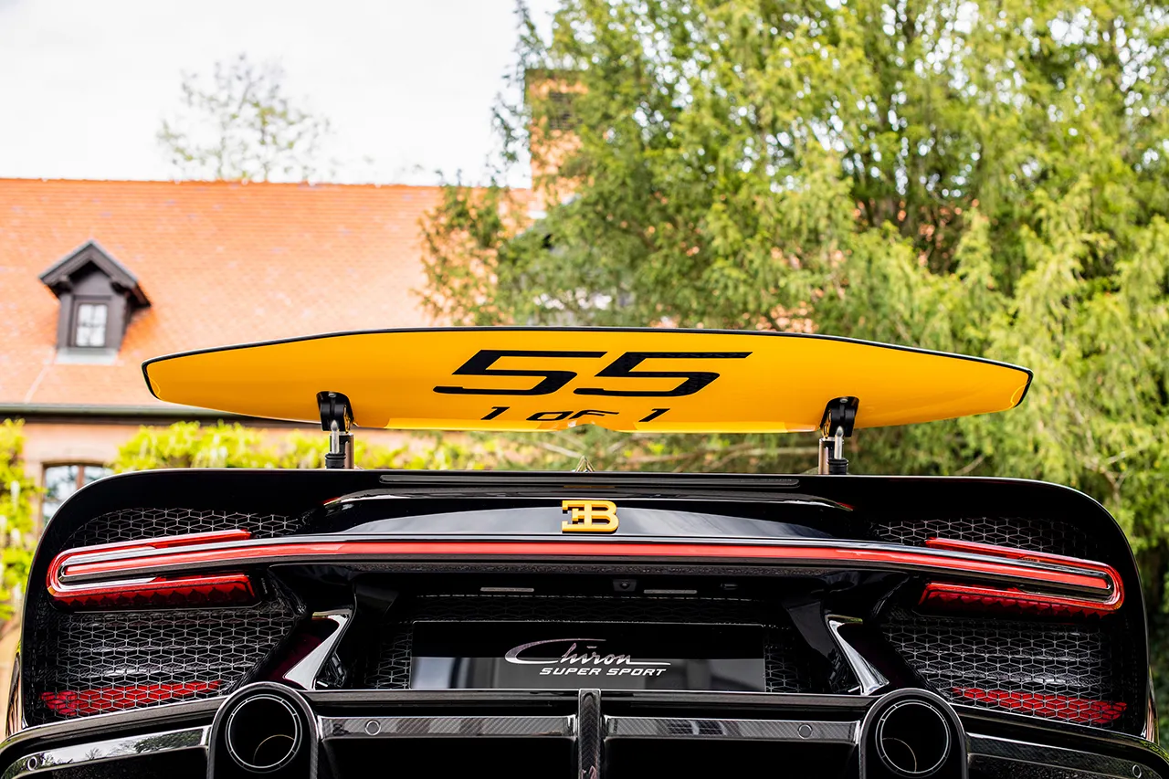 bugatti-chiron-2024102327-1716901396_7.jpg