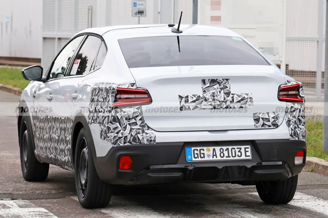 Fotos espía Citroën ë-C4 X Facelift 2025