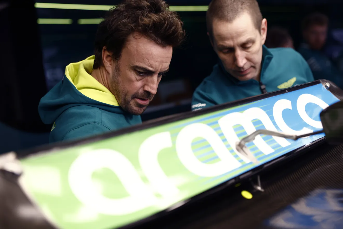 Fernando Alonso, una pesadilla para los ingenieros de Aston Martin: «Hace preguntas en las que no hemos pensado»