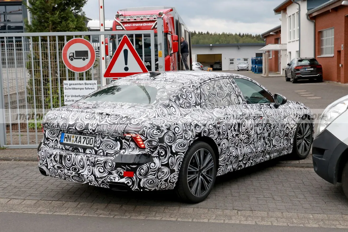 Primeras fotos espía del nuevo Audi A7 Sedán 2026, una innovadora y deportiva berlina que despide al Sportback15