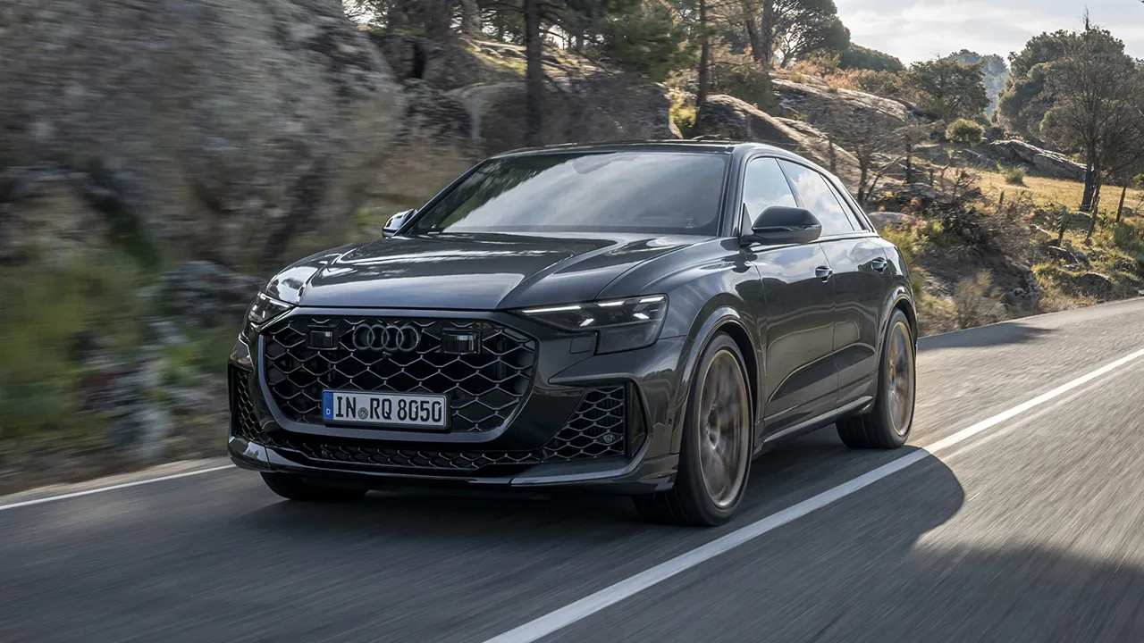 El nuevo Audi RS Q8 debuta junto a la extrema variante Performance, hasta 640 CV para un SUV que alcanza un nivel superior de rendimiento6