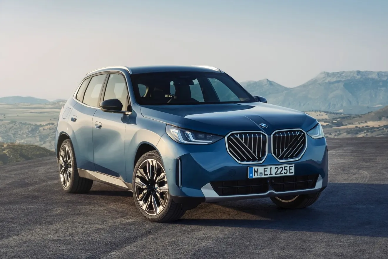 BMW X3 2025, la 4ª generación de un SUV referencia en el mundo ahora más moderno, tecnológico y eficiente