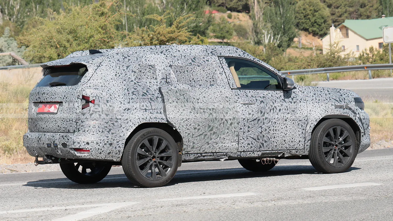 Cazado el nuevo Dacia Bigster, el Duster grande con 7 plazas llega para revolucionar el mercado de los SUV baratos19