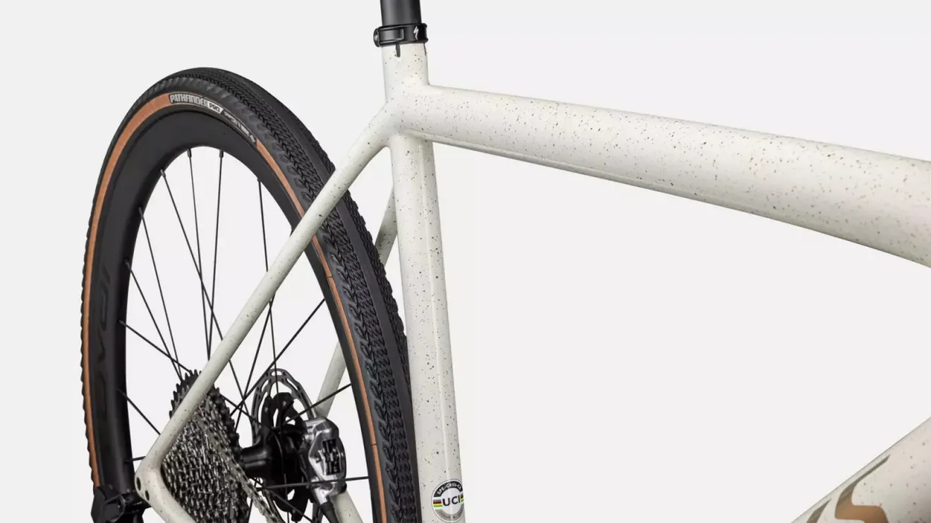 Specialized crea la bici de aluminio más ligera del mundo, poco más de 9 kg para la Crux DSW de Gravel
