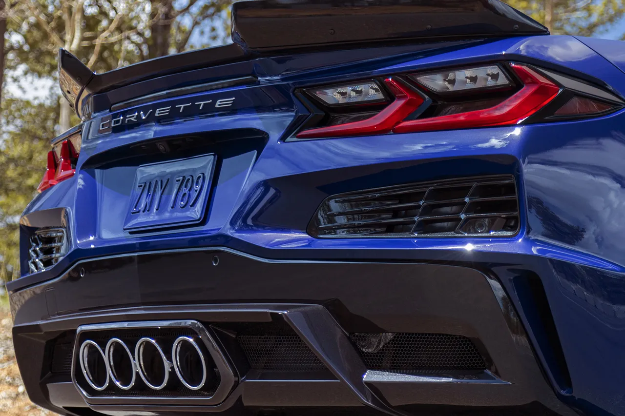 chevrolet-corvette-zr1-2024103460-1721981298_5.jpg