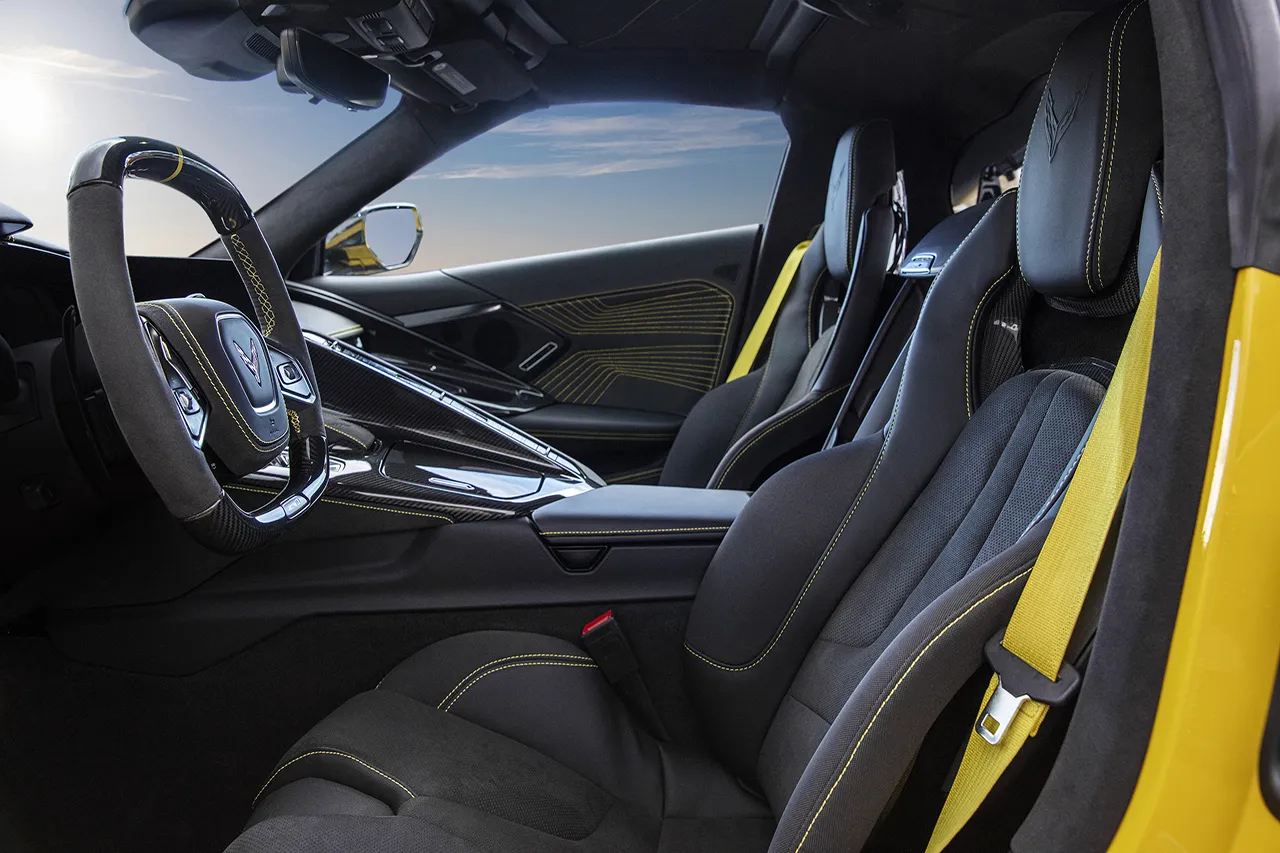 chevrolet-corvette-zr1-2024103460-1721981305_8.jpg