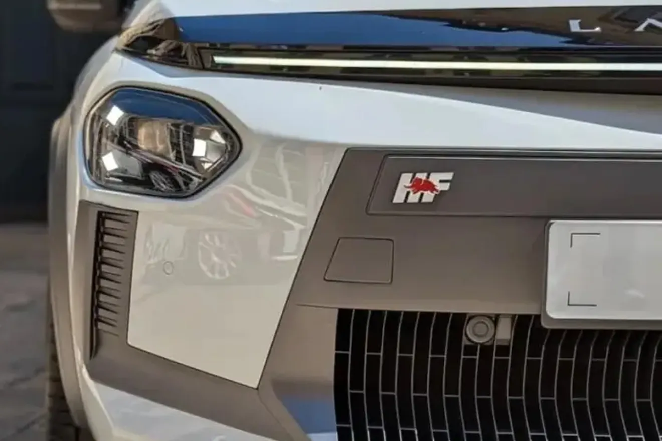 El nuevo Lancia Ypsilon HF muestra su identidad al natural, el Hot-Hatch eléctrico que ofrecerá tanta potencia como el GR Yaris