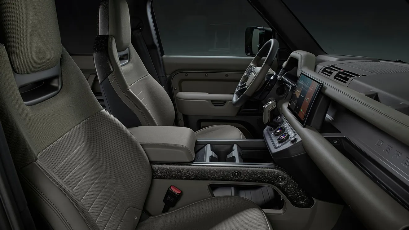 Land Rover Defender OCTA - interior