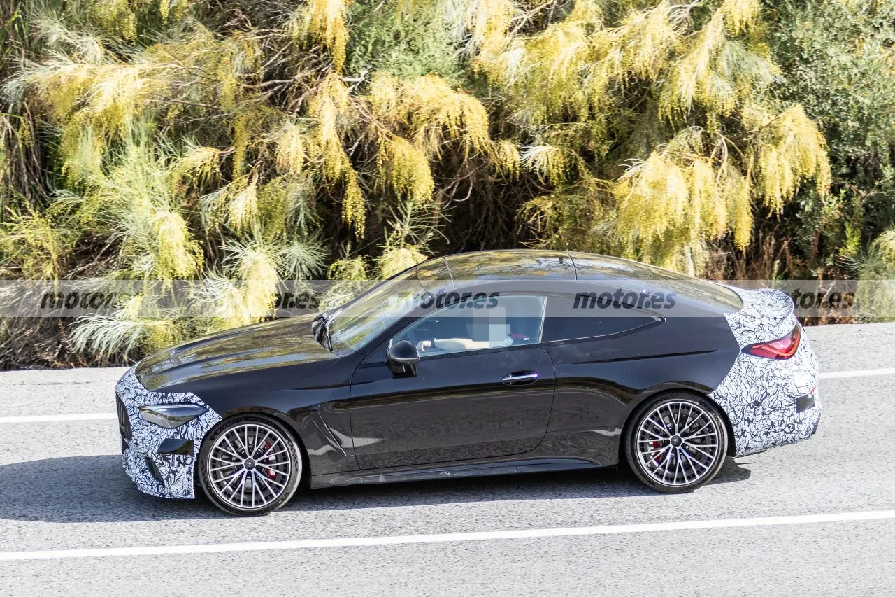 Cazado el nuevo Mercedes-AMG CLE 63 sin su corazón híbrido, el regreso del V8 biturbo abre una puerta hasta ahora no contemplada15