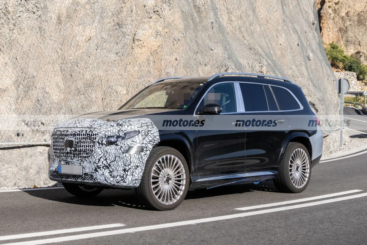 El Mercedes-Maybach GLS 2026 vuelve a posar en fotos espía, un SUV con tecnología de vanguardia para superar al lujoso Cullinan14