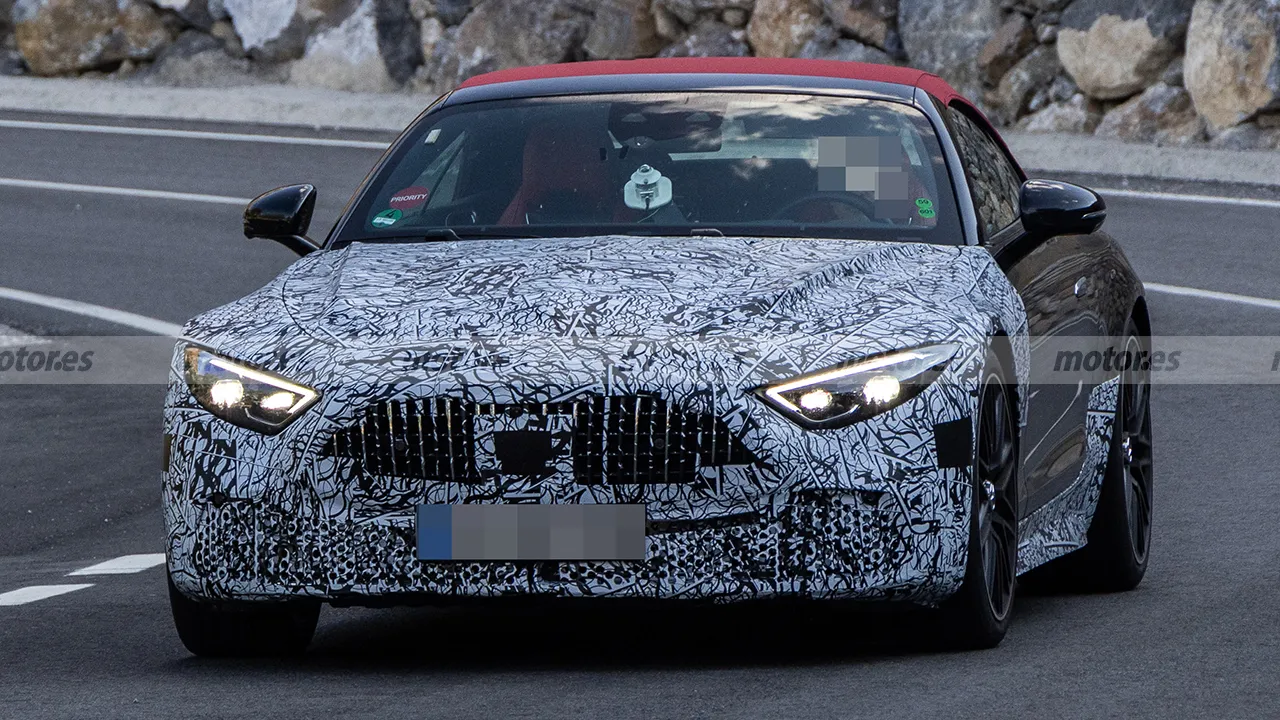 El esperado descapotable de Maybach está en marcha, primeras fotos espía del Mercedes-AMG SL más lujoso y señorial2