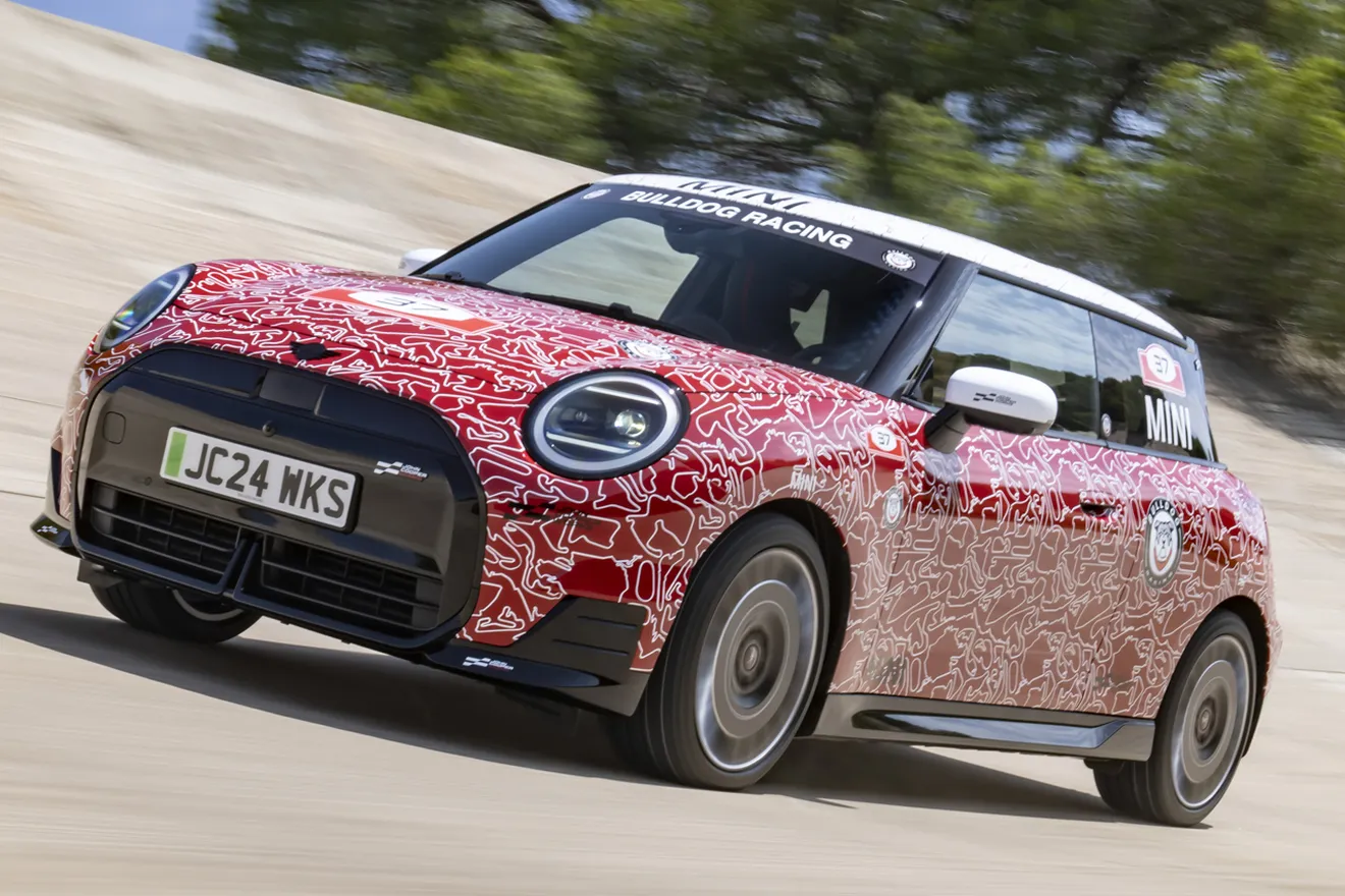 El nuevo MINI John Cooper Works (Eléctrico) dejará una huella imborrable en tu mente a su paso por el Festival de Goodwood