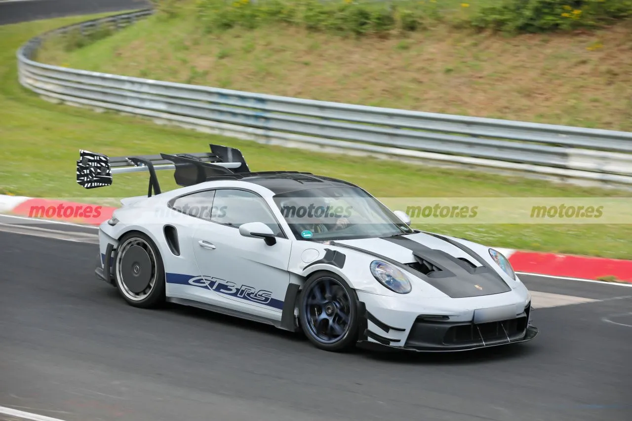 porsche-911-gt3-rs-mr-manthey-kit-fotos-espia-2024103196-1720783955_27.jpg