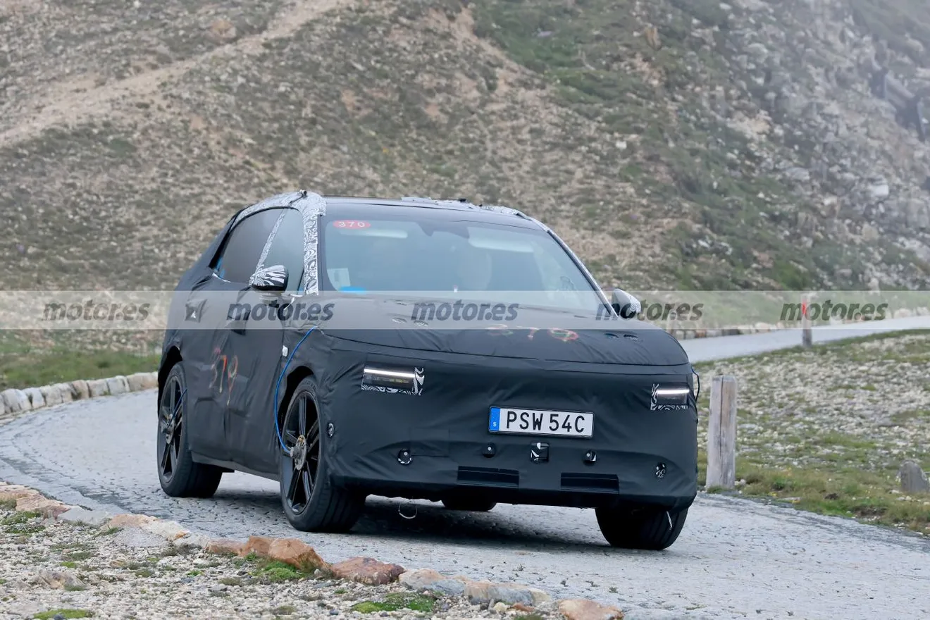 Zeekr prueba un nuevo SUV eléctrico en los Alpes y con 700 km de autonomía, un rival más barato para el Polestar 3