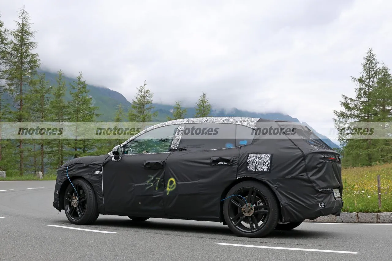 Zeekr prueba un nuevo SUV eléctrico en los Alpes y con 700 km de autonomía, un rival más barato para el Polestar 323