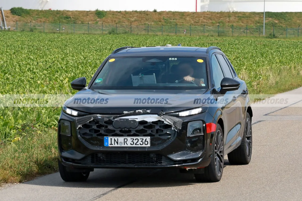 Saluda al nuevo Audi Q3 S line 2025, el SUV compacto de la marca de los cuatro aros se destapa (casi) por completo en estas fotos espía1