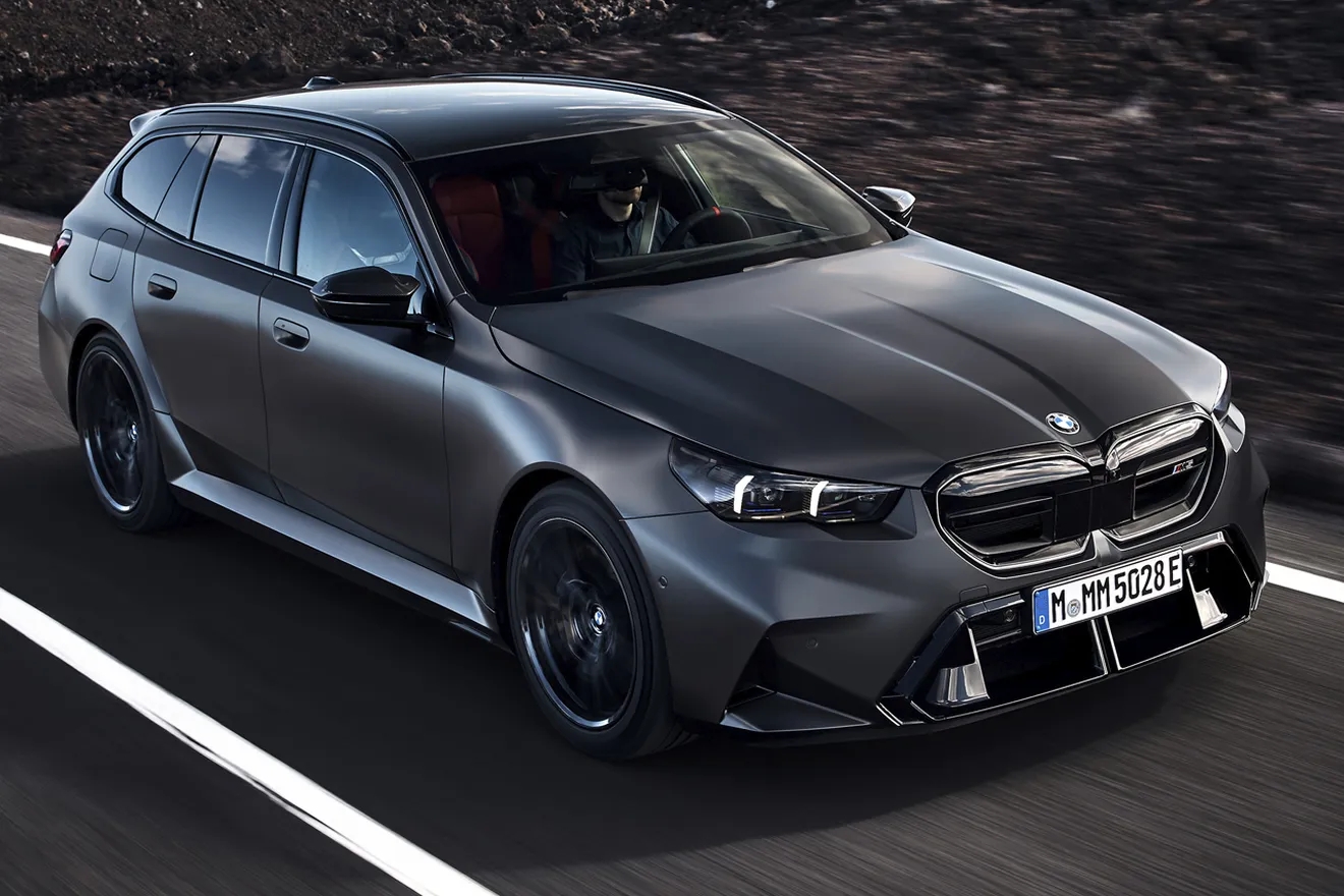 Debuta el nuevo BMW M5 Touring, un familiar PHEV de alto voltaje tan rápido y eficiente que no te hará pensar en el X5 M