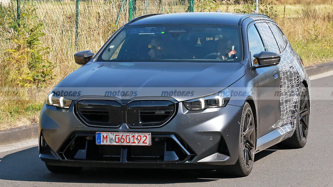 El nuevo BMW M5 Touring pierde gran parte de su camuflaje a falta de pocos días para su presentación13