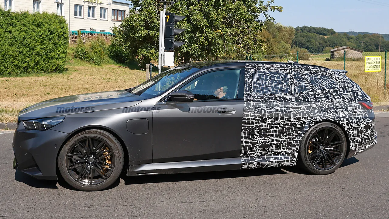El nuevo BMW M5 Touring pierde gran parte de su camuflaje a falta de pocos días para su presentación19