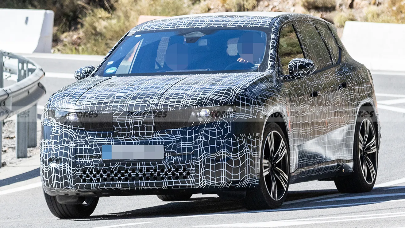 Nuevas fotos espía del BMW iX3 2026, el tecnológico interior queda parcialmente al descubierto8